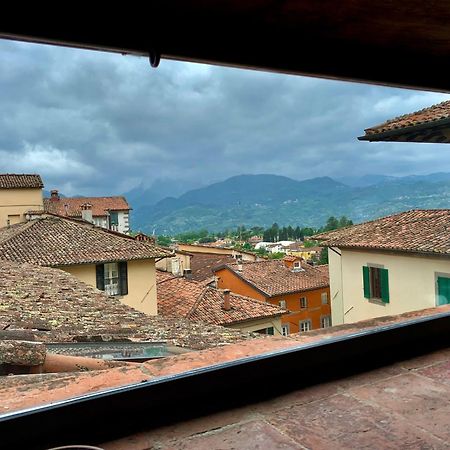 Вилла Una Terrazza Nel Centro Storico Барга Экстерьер фото